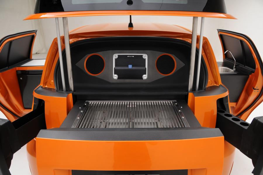 Детали интерьера Scion xD Mobile Kitchen by MV Designz 2009 года  (фото 4 из 8)